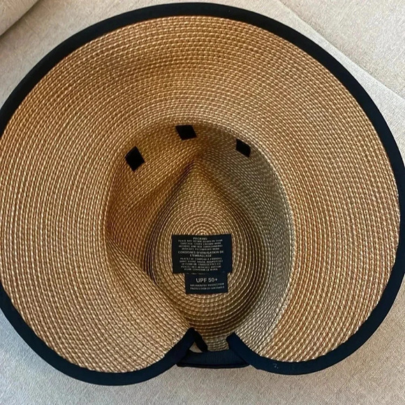 Eric Javits Suncrest Packable Hybrid Fedora Visor - Picture 7 of 7